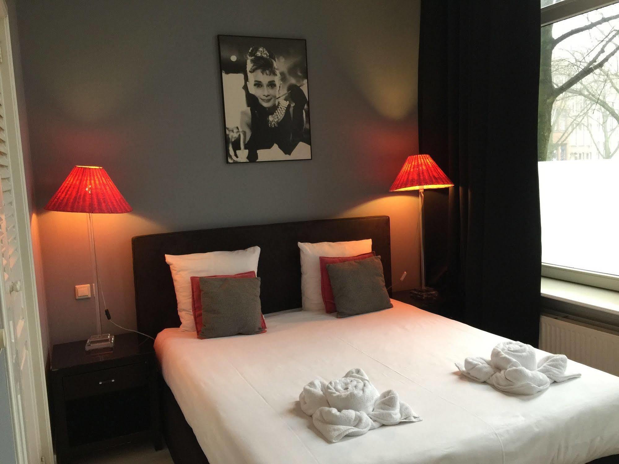 Nine(t)teen Bed & Breakfast Amsterdam