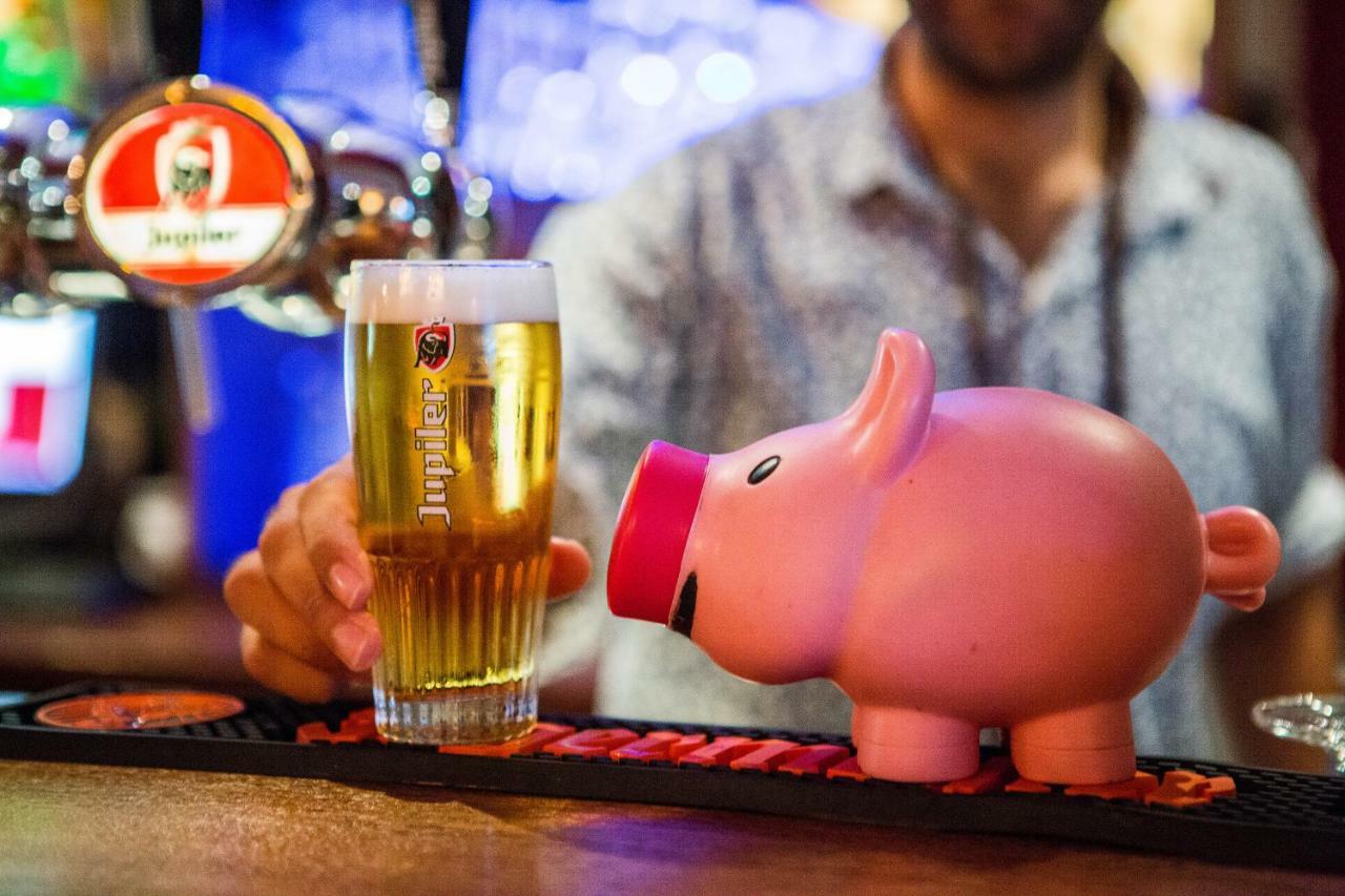 Flying Pig Uptown Hostel