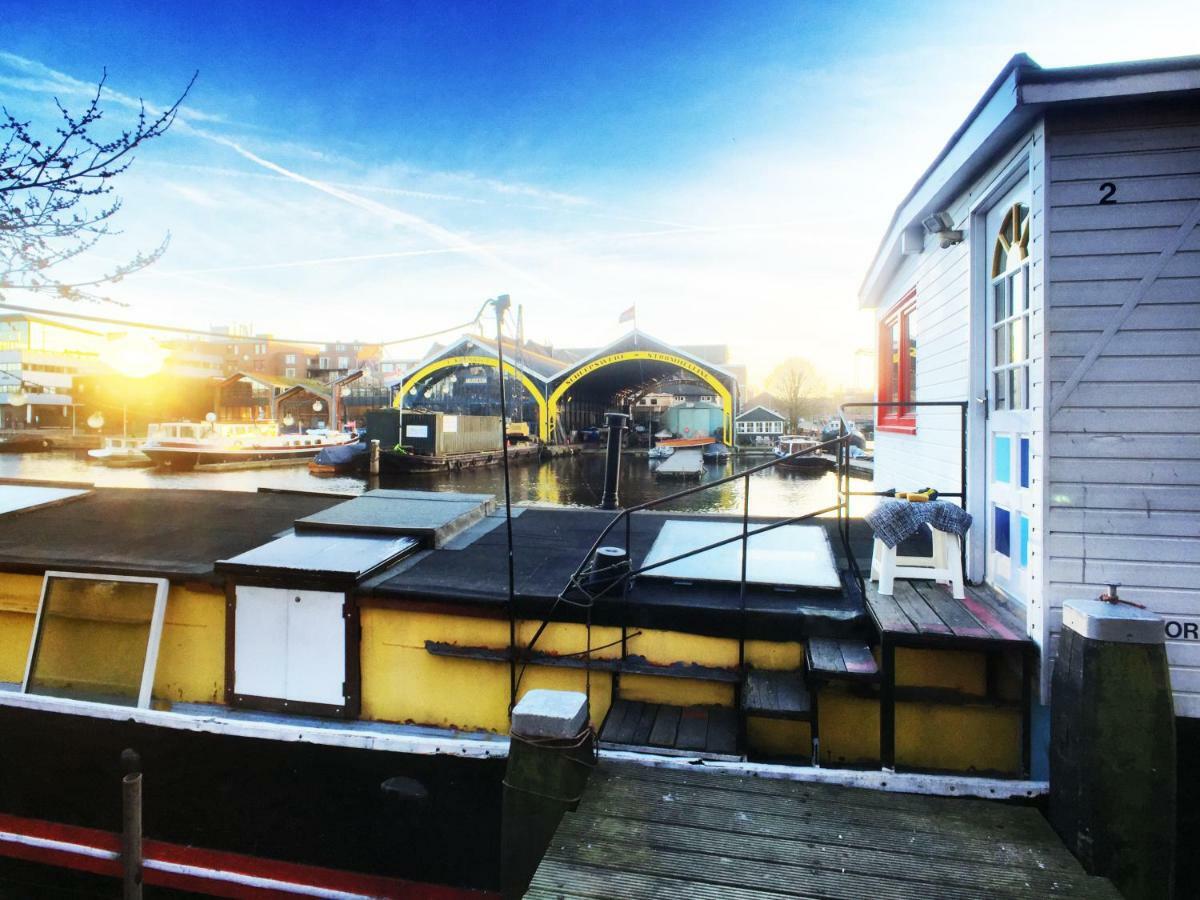 Houseboat Concordia Bed & Breakfast Amsterdam